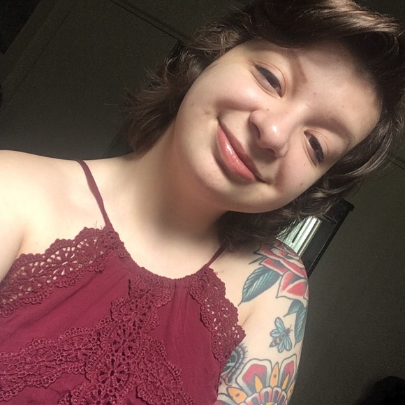 Meet your Posher, Taylor - Picture 3 of 3